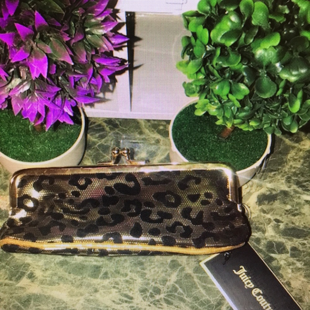 SOLD!     JUICY COUTURE Cosmetic Bag - NWT